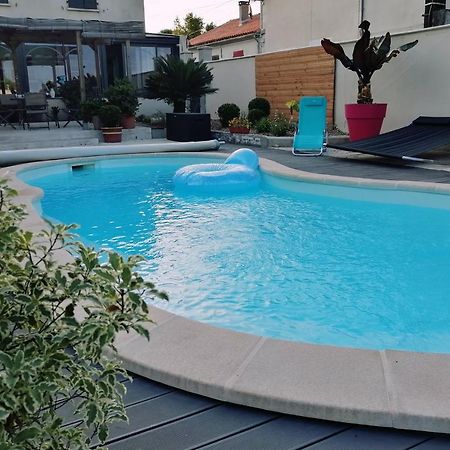 La Croix Landolle Apartment Chateaubernard ภายนอก รูปภาพ